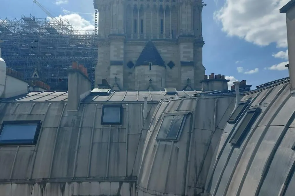 Apartment Duplex Notre-dame De Paris